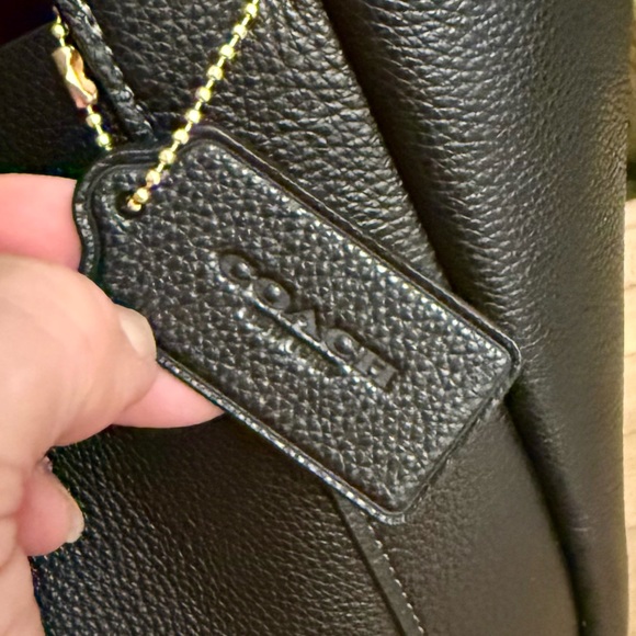 Coach Black Leather Hadley Reversible Turnlock Tote Bag - Picture 3 of 16